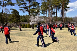 富士吉田キャンパスでオリエンテーションを行いました（中学１年 ...